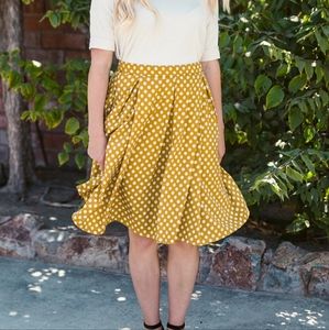 Lularoe daisy print mid length skirt size L